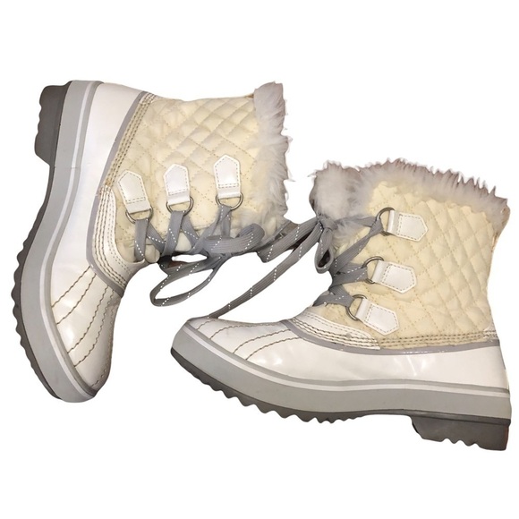 Sorel Torino White Gray Fur quilted Winter Boots size 6 waterproof - Picture 1 of 12